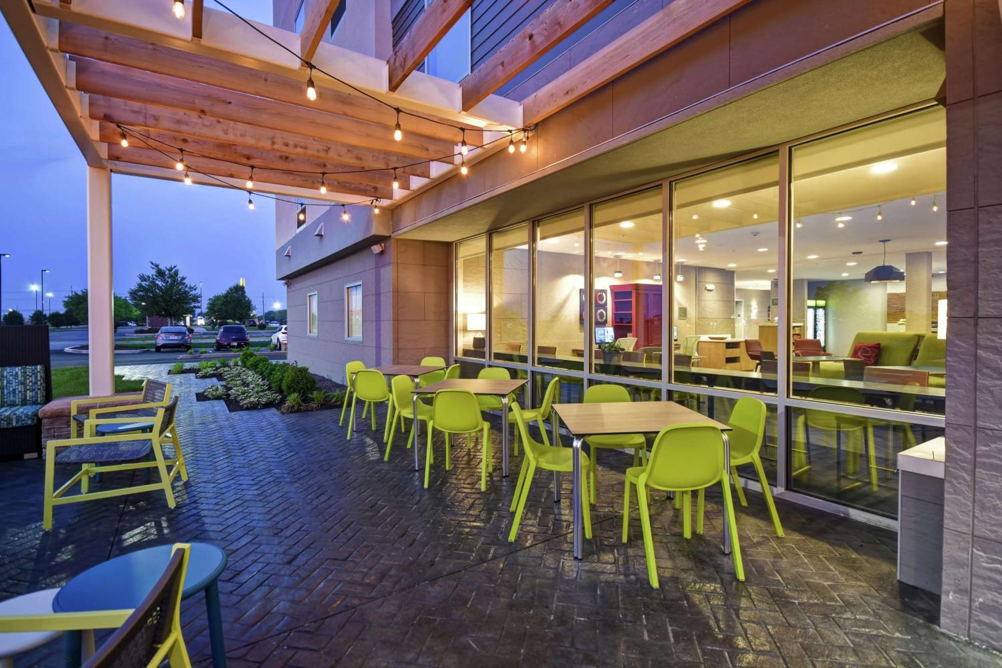 Home2 Suites By Hilton Terre Haute Eksteriør billede